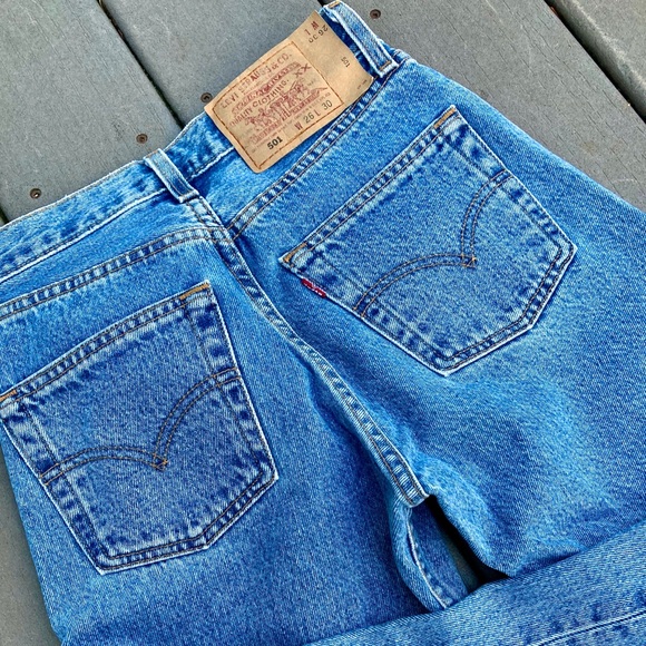 Vintage High waisted Levi’s jeans - Picture 4 of 5